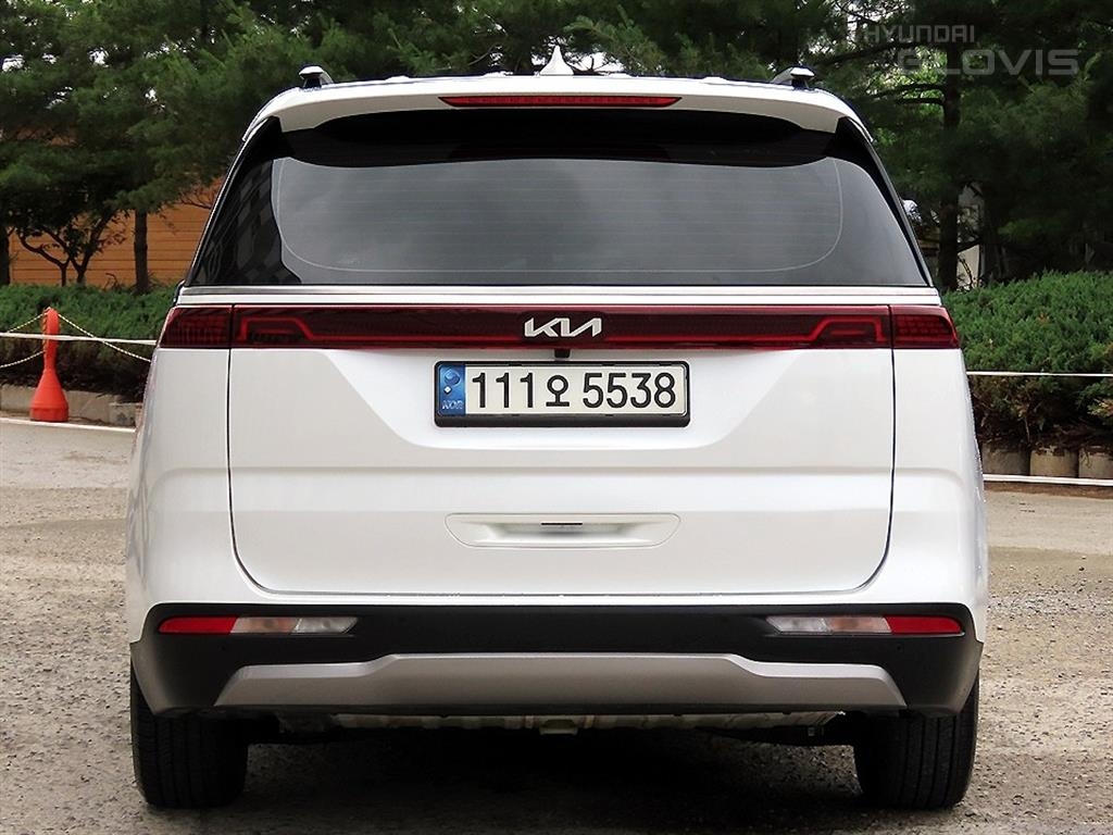KIA New Carnival 9-Seater Diesel