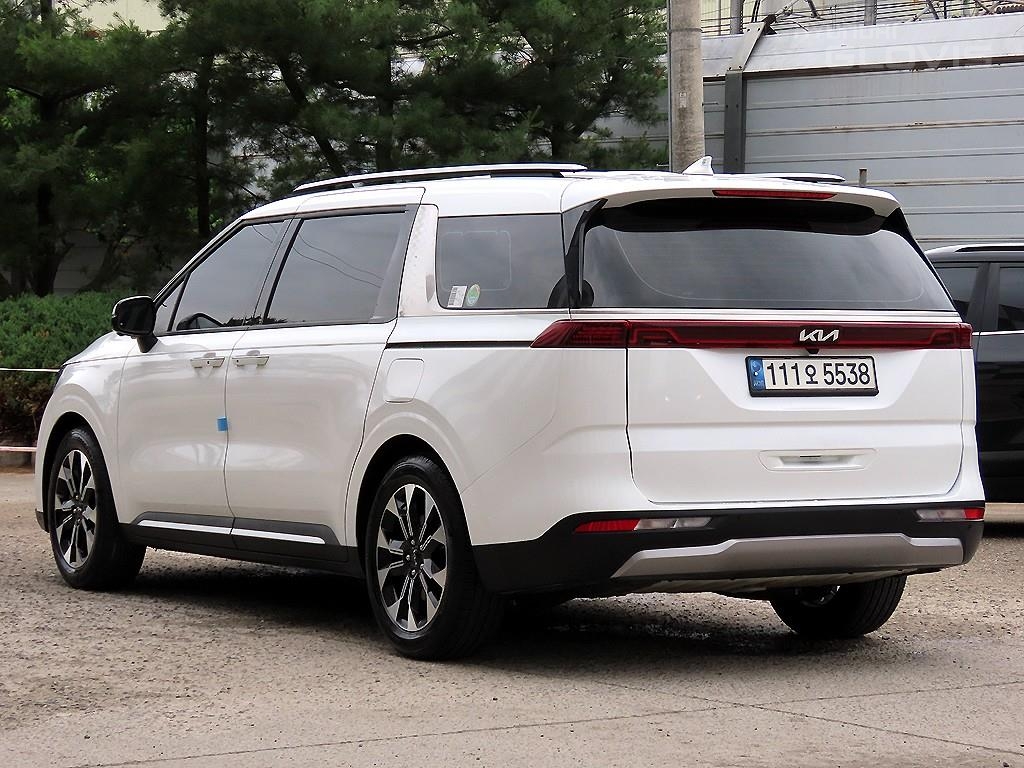 KIA New Carnival 9-Seater Diesel