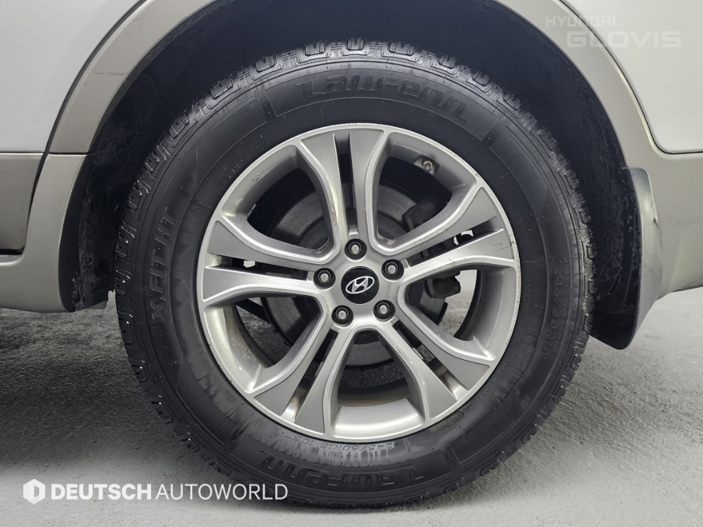 HYUNDAI Veracruz Diesel 2WD