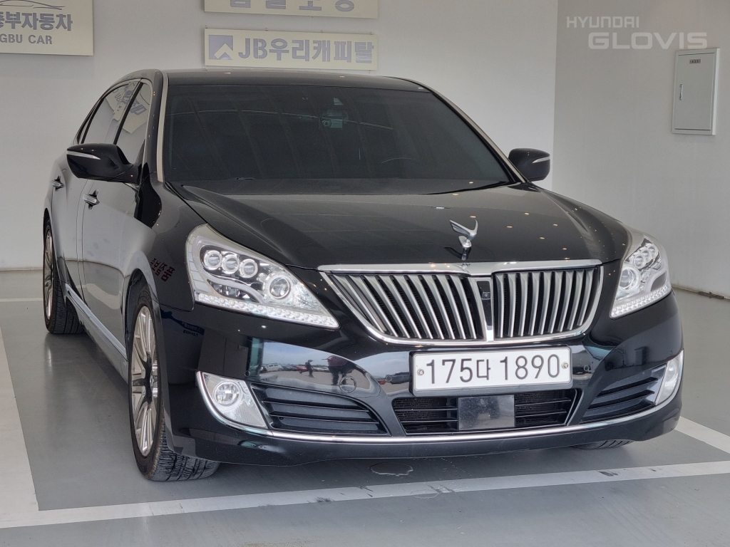 HYUNDAI Ecuus (New Model) VL380