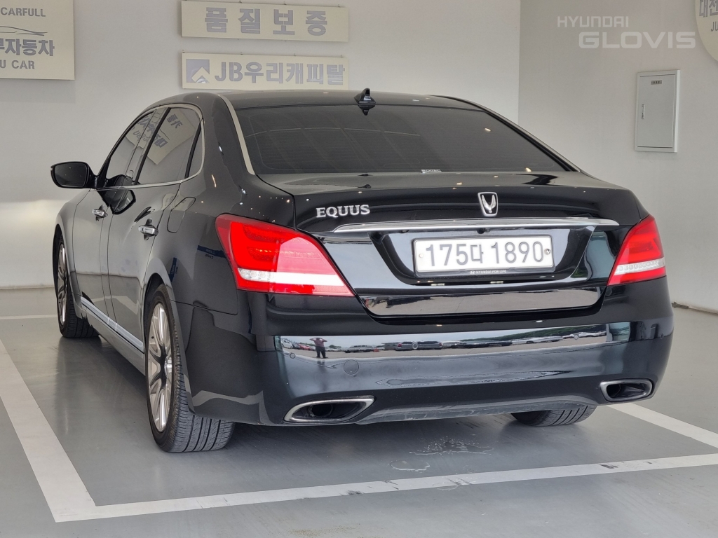 HYUNDAI Ecuus (New Model) VL380
