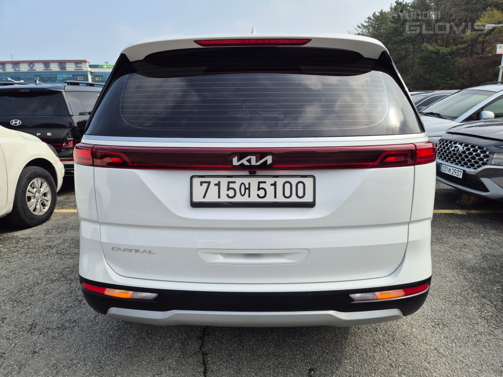 KIA New Carnival 11-Seater Diesel
