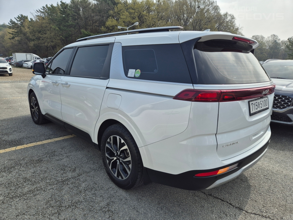 KIA New Carnival 11-Seater Diesel