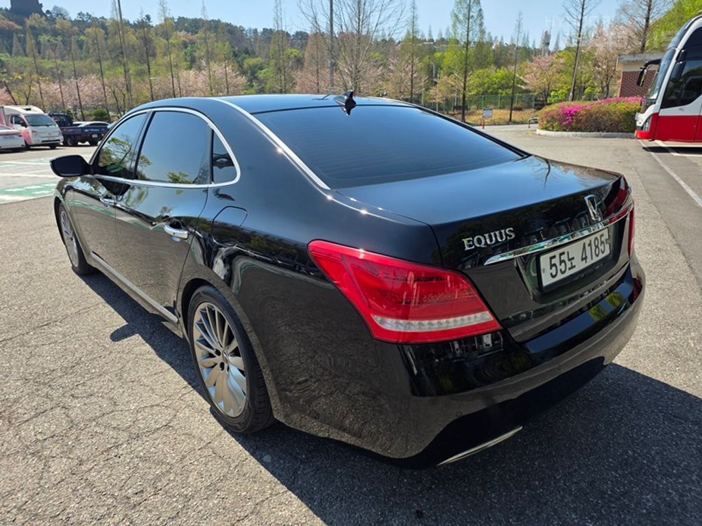 HYUNDAI Ecuus (New Model) VS380