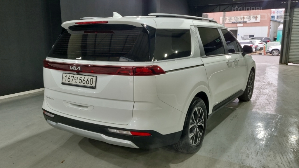 KIA New Carnival 9-Seater Diesel
