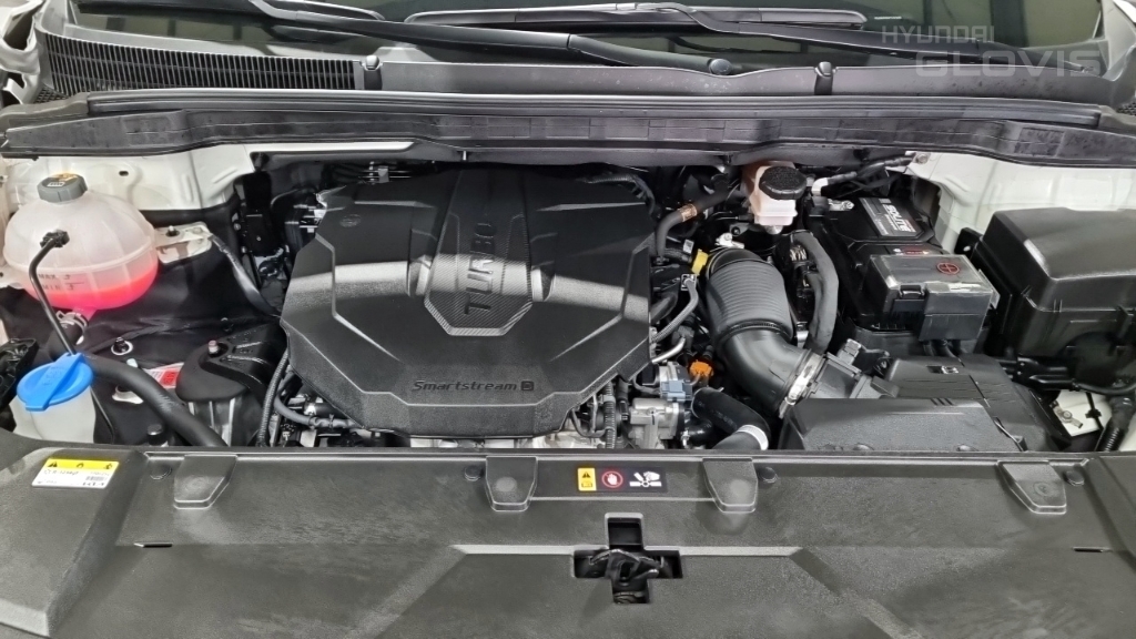 KIA New Carnival 9-Seater Diesel
