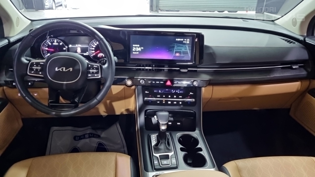 KIA New Carnival 9-Seater Diesel