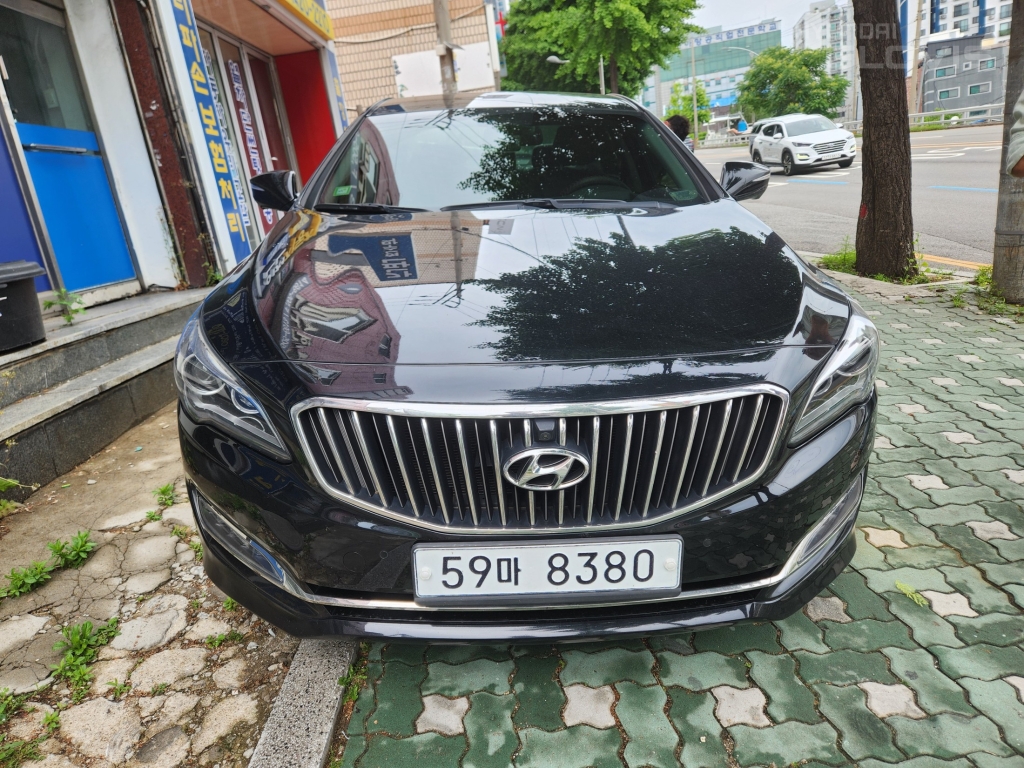 HYUNDAI Aslan G300
