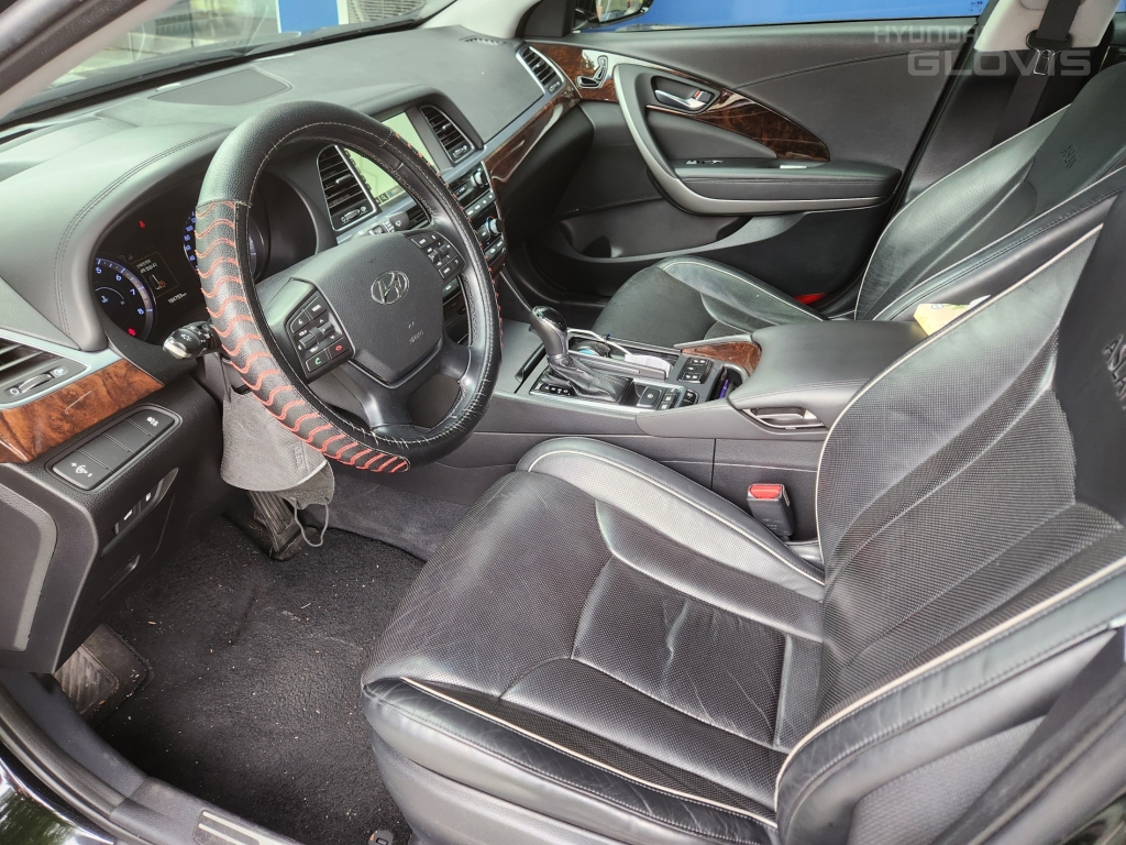 HYUNDAI Aslan G300