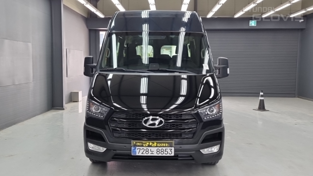 HYUNDAI Solati 15-Seater
