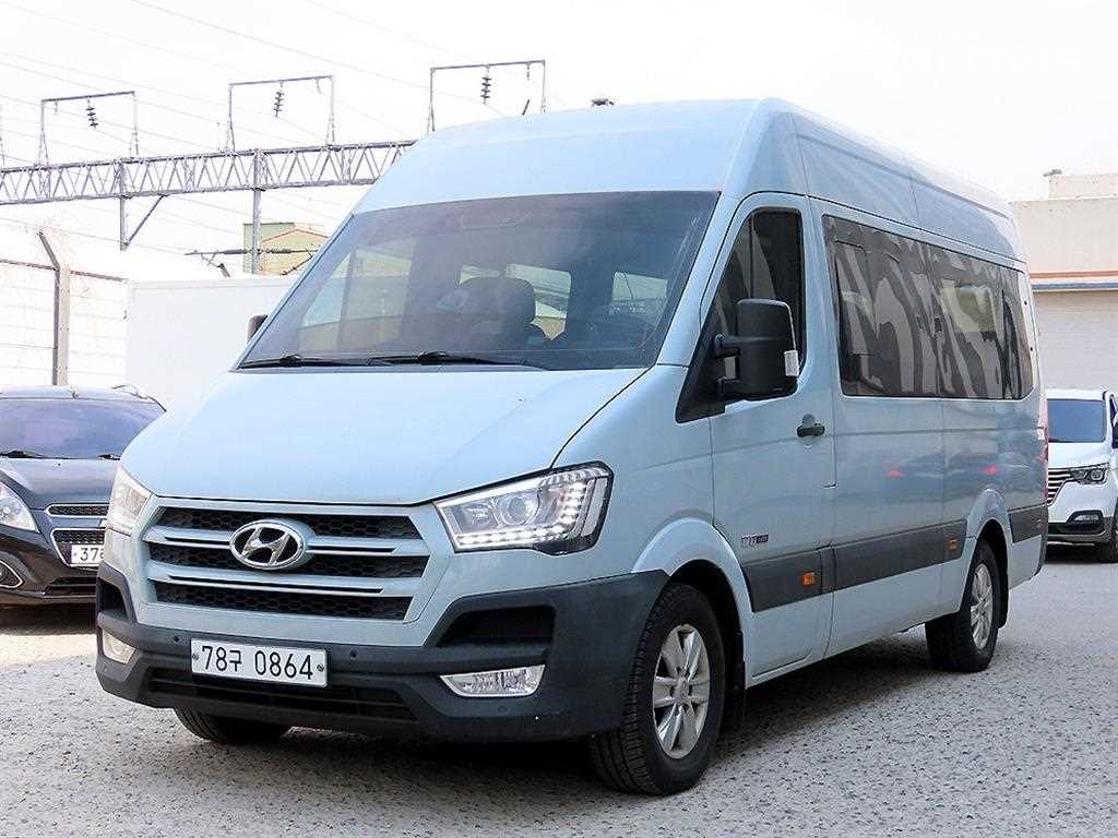 HYUNDAI Solati 15-Seater
