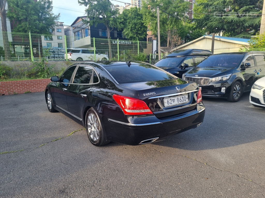 HYUNDAI Ecuus (New Model) VS380