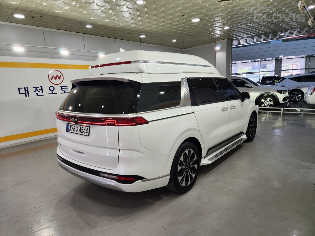 KIA New Carnival Hi-Limousine 9-Seater Diesel