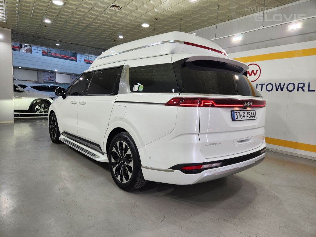 KIA New Carnival Hi-Limousine 9-Seater Diesel