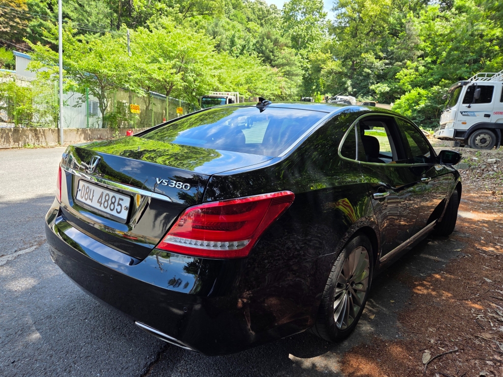 HYUNDAI Ecuus (New Model) VS380