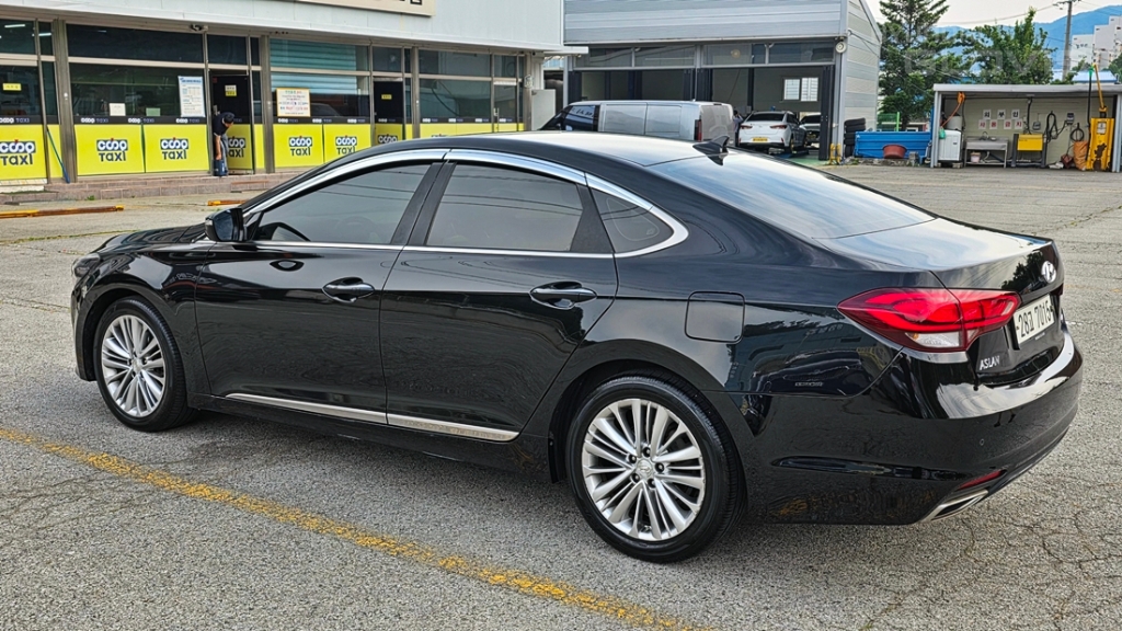 HYUNDAI Aslan G330