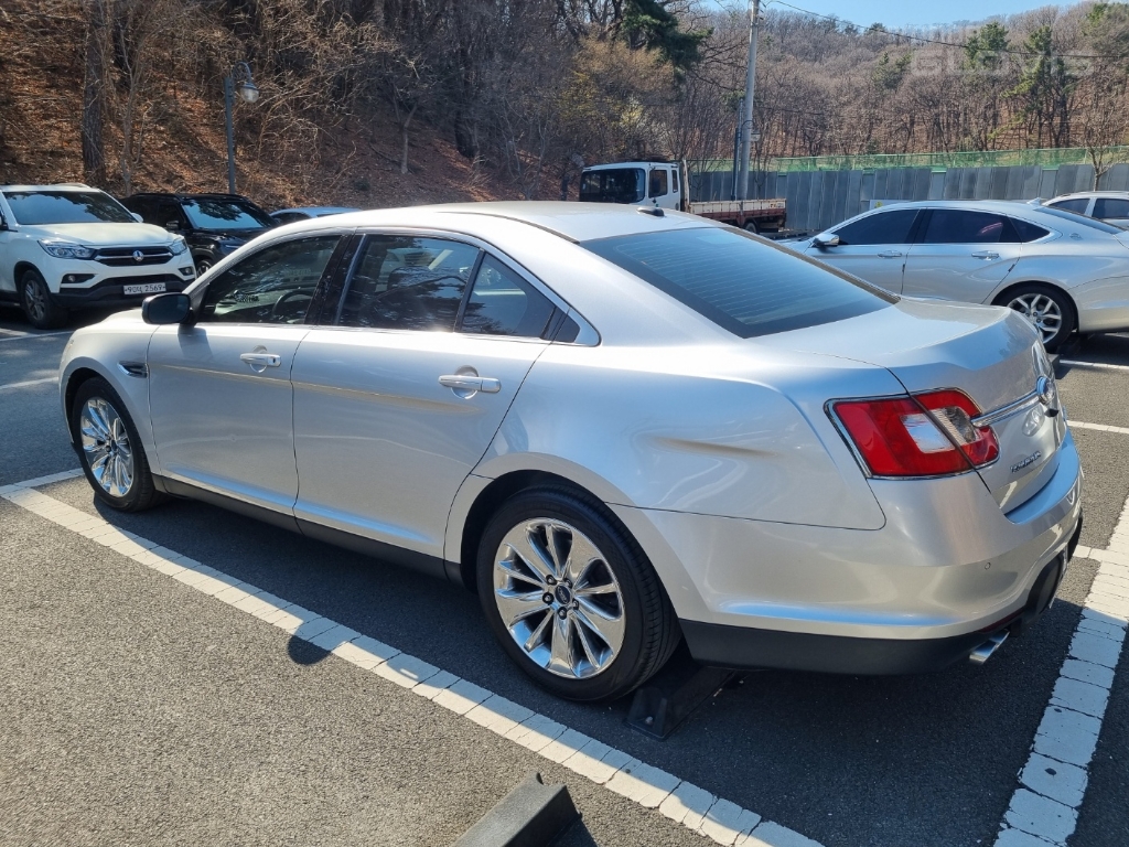 FORD Taurus (6th Generation) 3.5