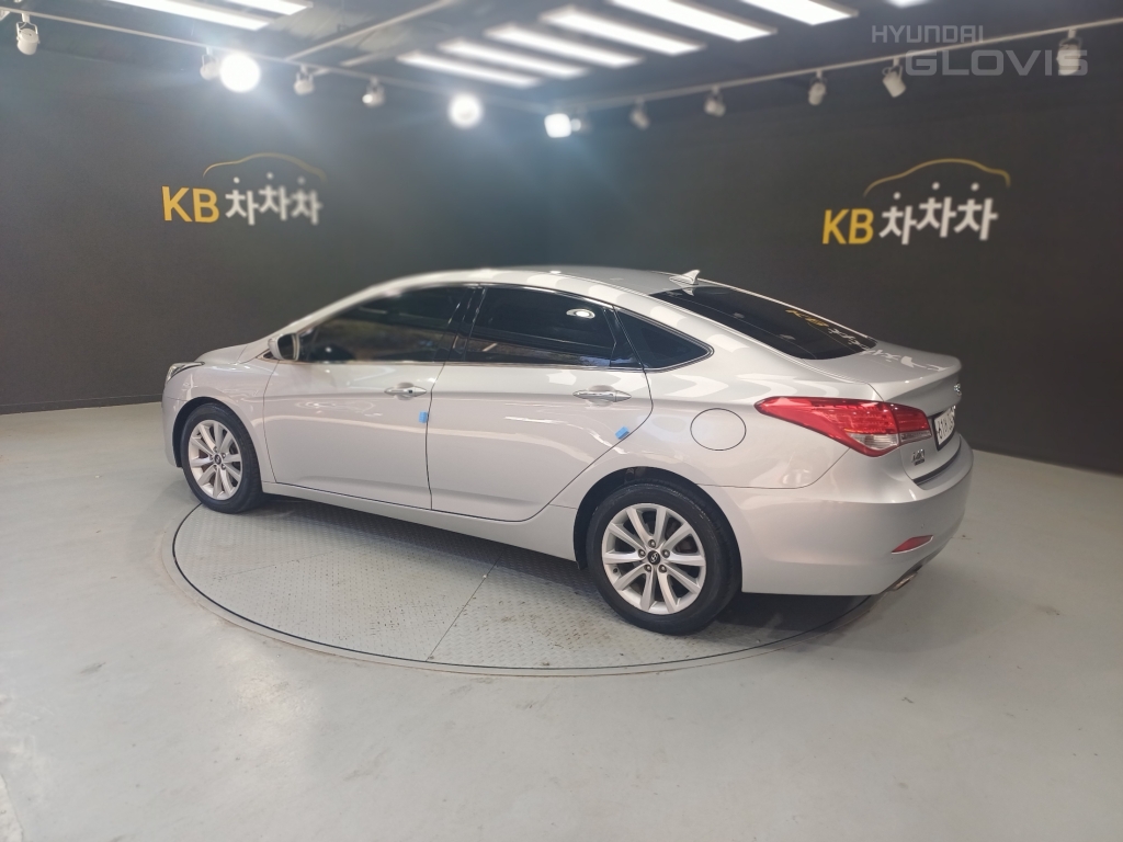 HYUNDAI I40 Saloon 1.7 VGT