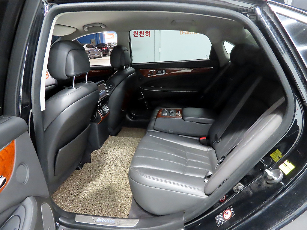 HYUNDAI Ecuus (New Model) VS500