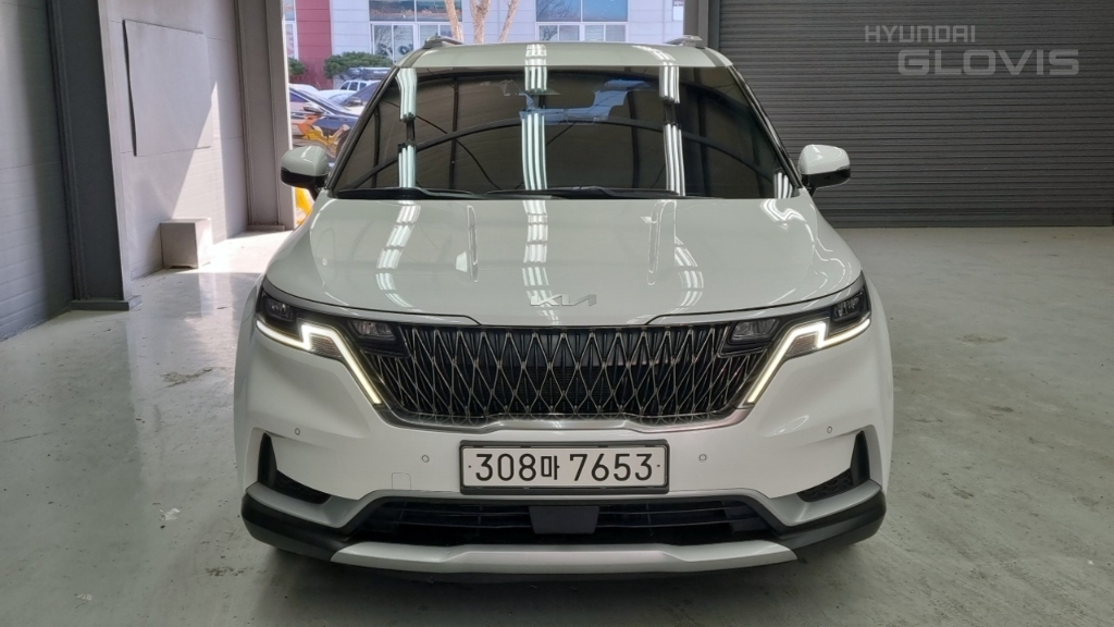 KIA New Carnival 9-Seater Diesel