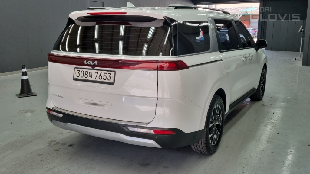 KIA New Carnival 9-Seater Diesel