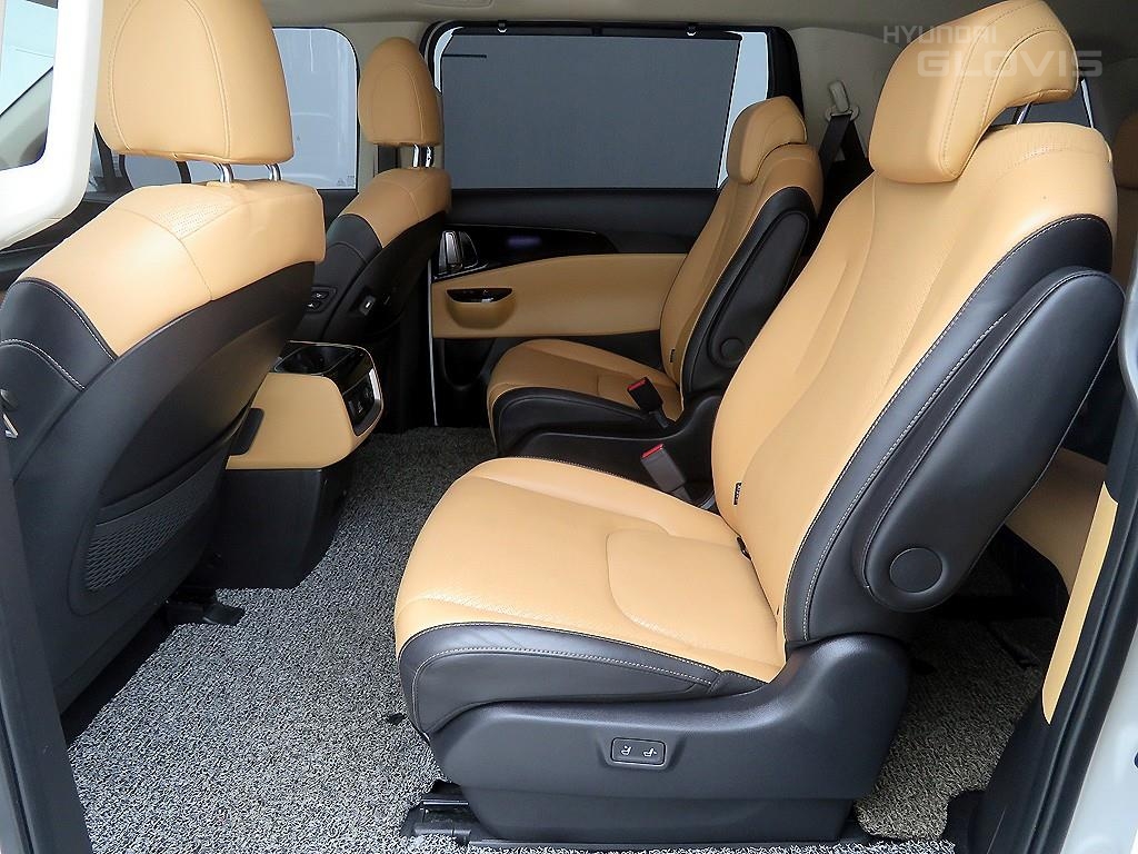 KIA New Carnival 9-Seater Diesel