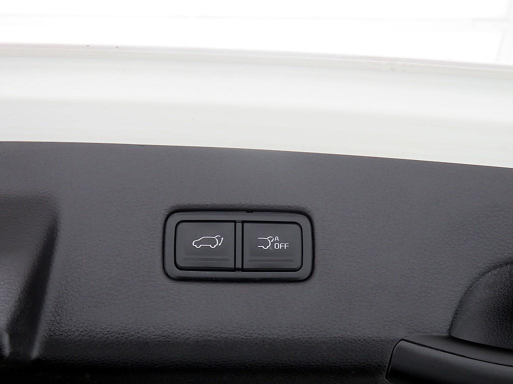 KIA New Carnival 9-Seater Diesel