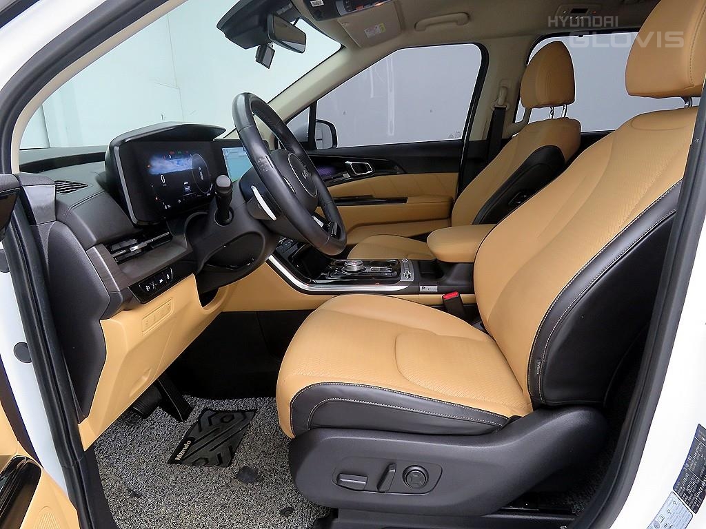 KIA New Carnival 9-Seater Diesel
