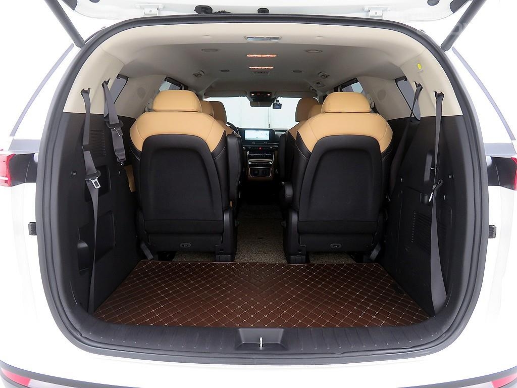 KIA New Carnival 9-Seater Diesel