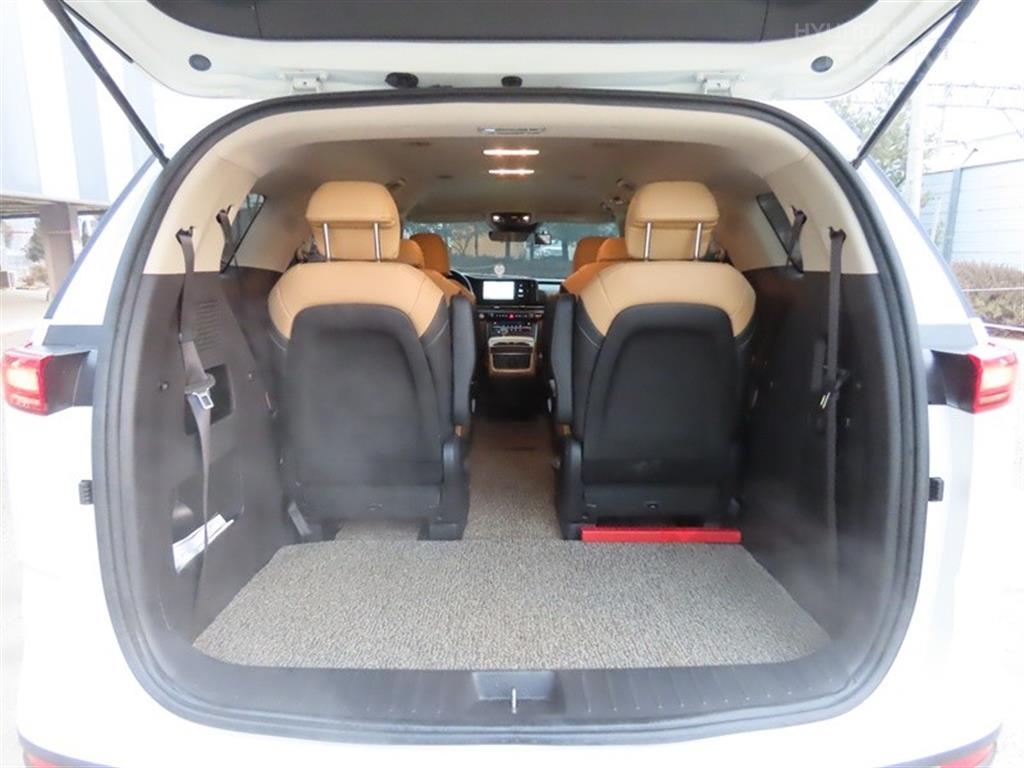 KIA New Carnival 9-Seater Diesel