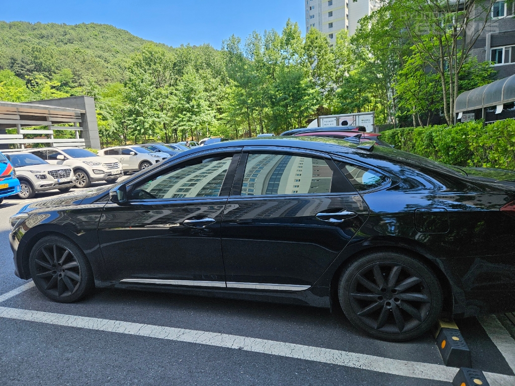 HYUNDAI Aslan G300