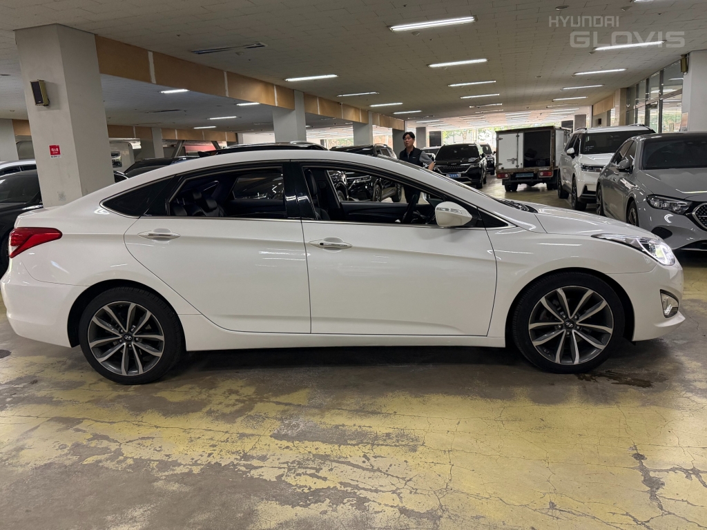 HYUNDAI I40 Saloon 1.7 VGT