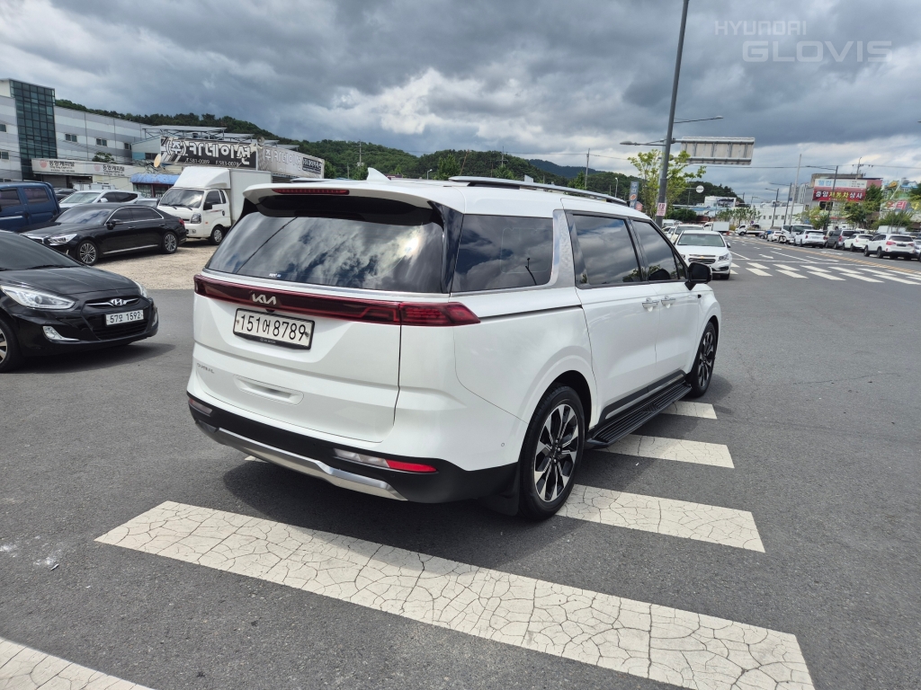 KIA New Carnival Limousine 7-Seater Diesel