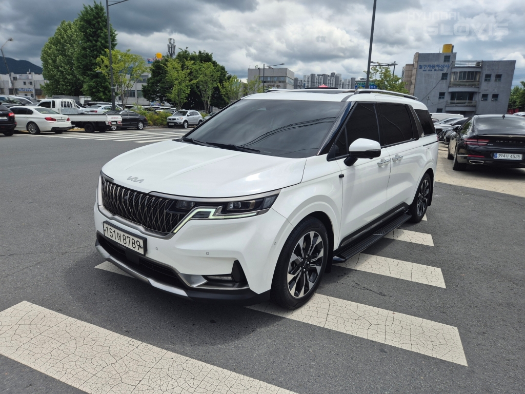 KIA New Carnival Limousine 7-Seater Diesel