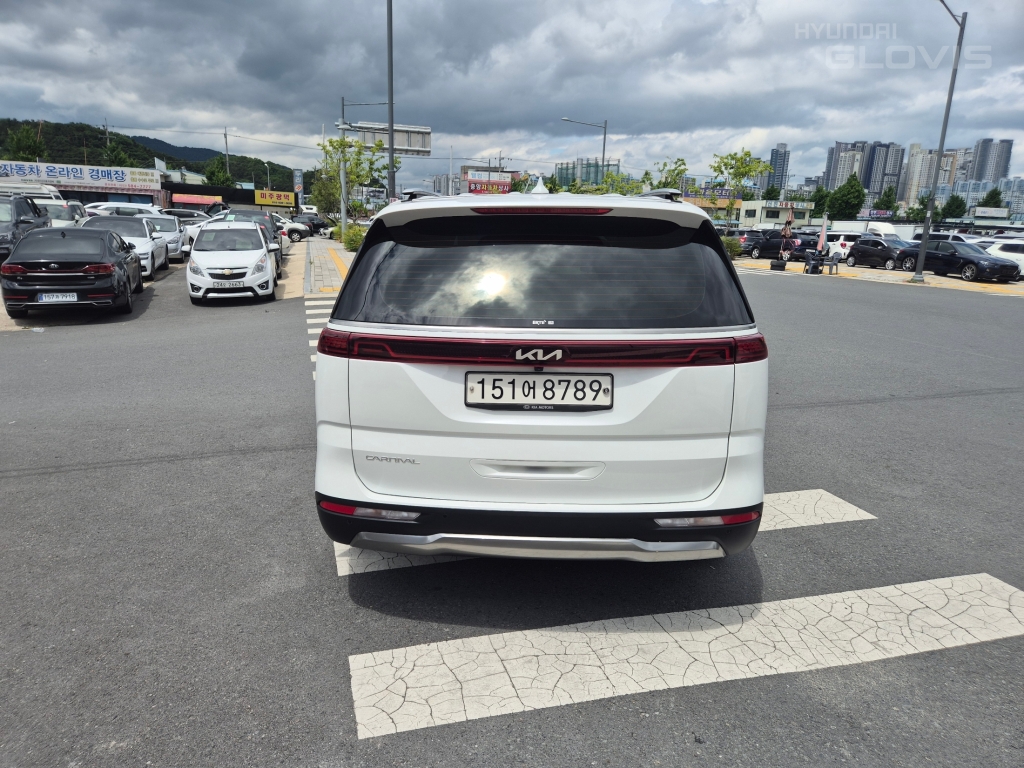 KIA New Carnival Limousine 7-Seater Diesel