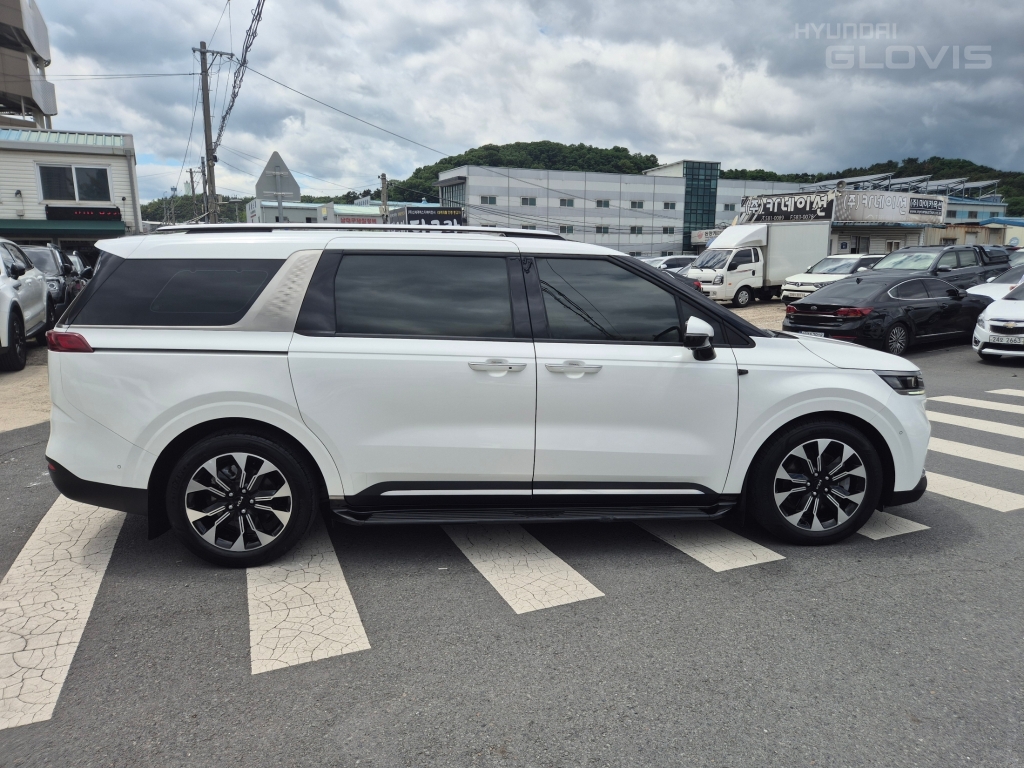 KIA New Carnival Limousine 7-Seater Diesel