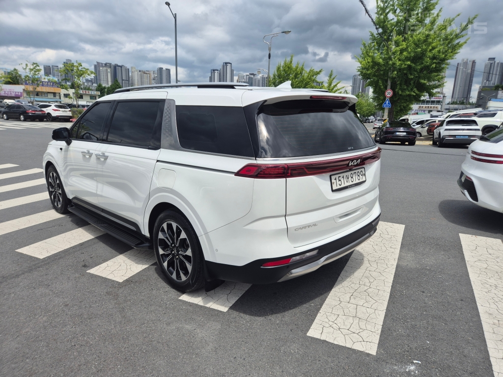 KIA New Carnival Limousine 7-Seater Diesel