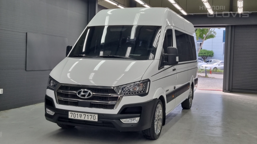 HYUNDAI Solati 15-Seater