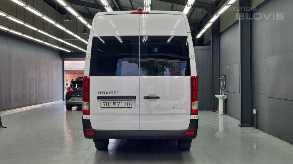 HYUNDAI Solati 15-Seater