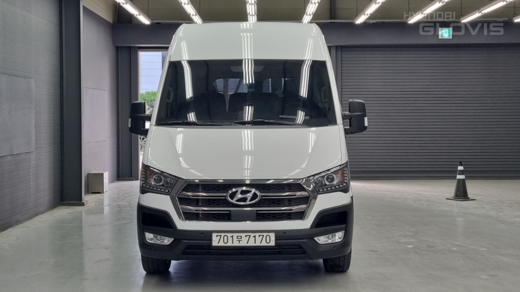 HYUNDAI Solati 15-Seater