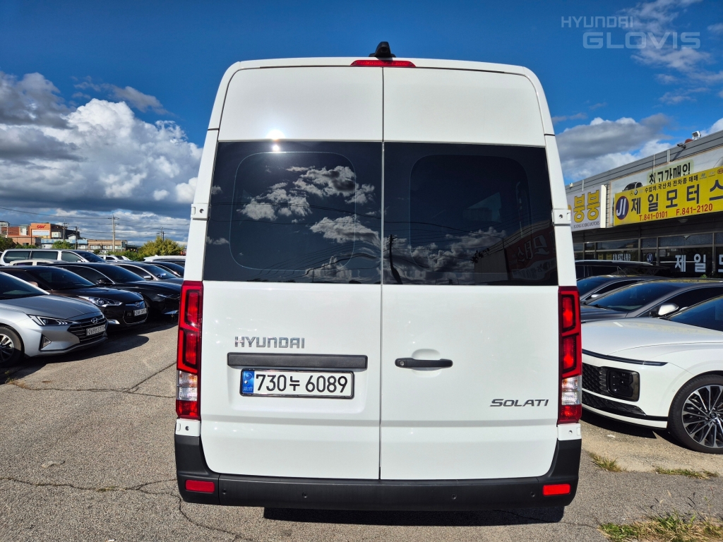 HYUNDAI Solati 15-Seater