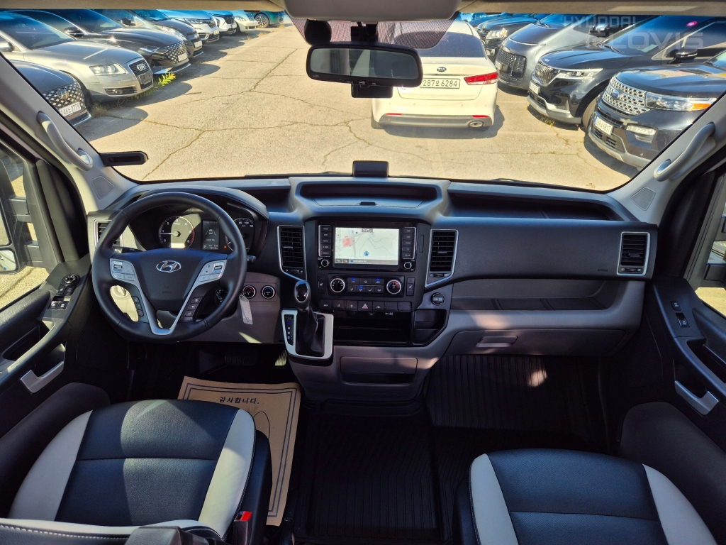 HYUNDAI Solati 15-Seater