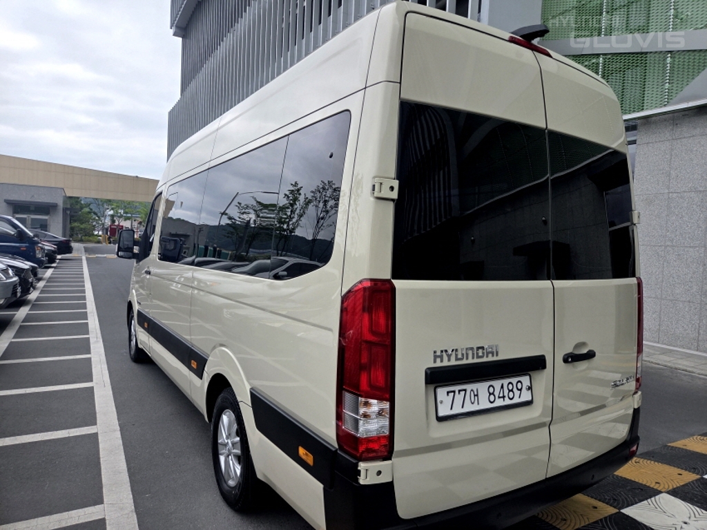 HYUNDAI Solati 15-Seater