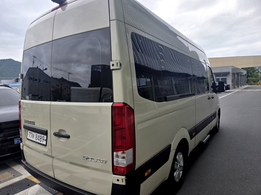 HYUNDAI Solati 15-Seater