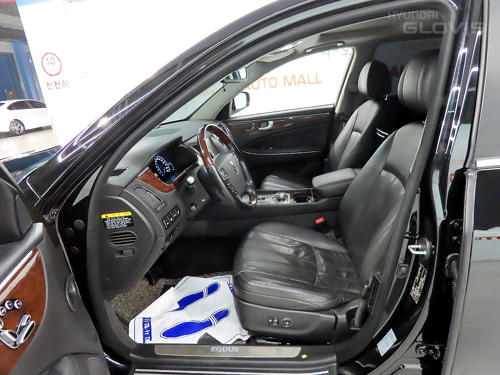 HYUNDAI Ecuus (New Model) VS380