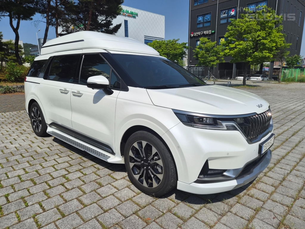 KIA New Carnival Hi-Limousine 7-Seater Diesel