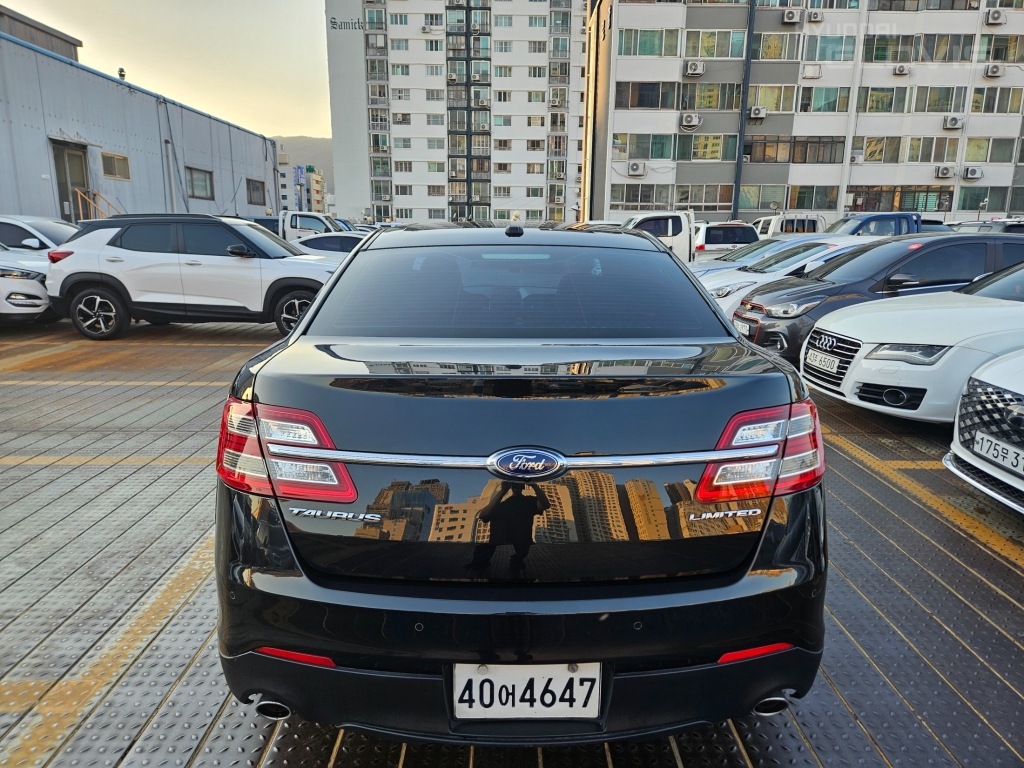 FORD Taurus (6th Generation) 3.5