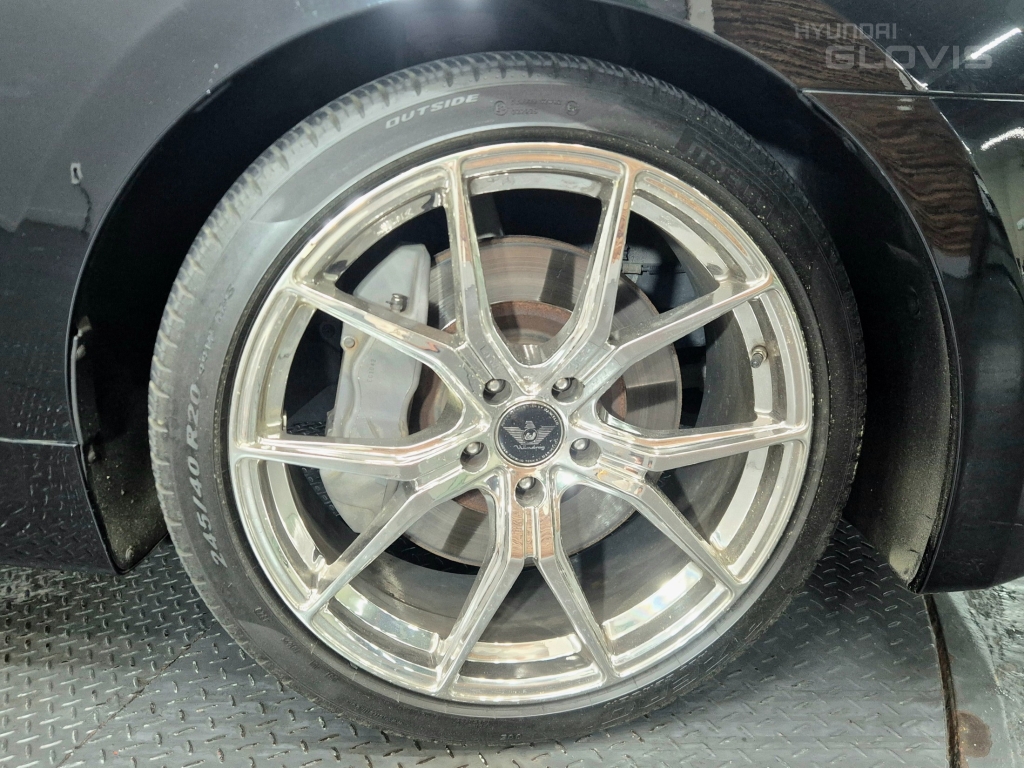 HYUNDAI Ecuus (New Model) VL500