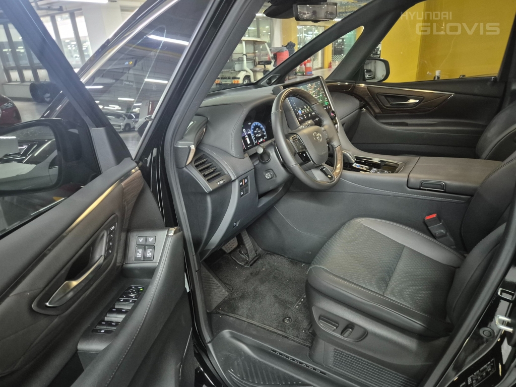 TOYOTA Alphard (4th Generation) 2.5 HEV AWD