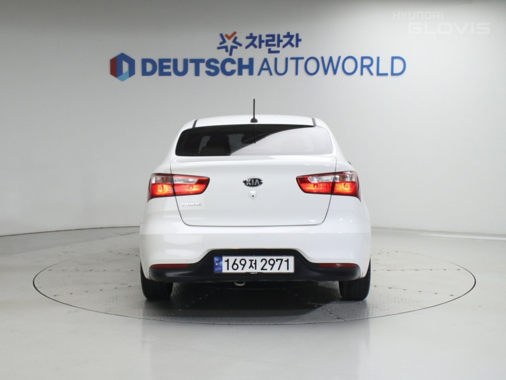 KIA The New Pride 4Door 1.6 GDI